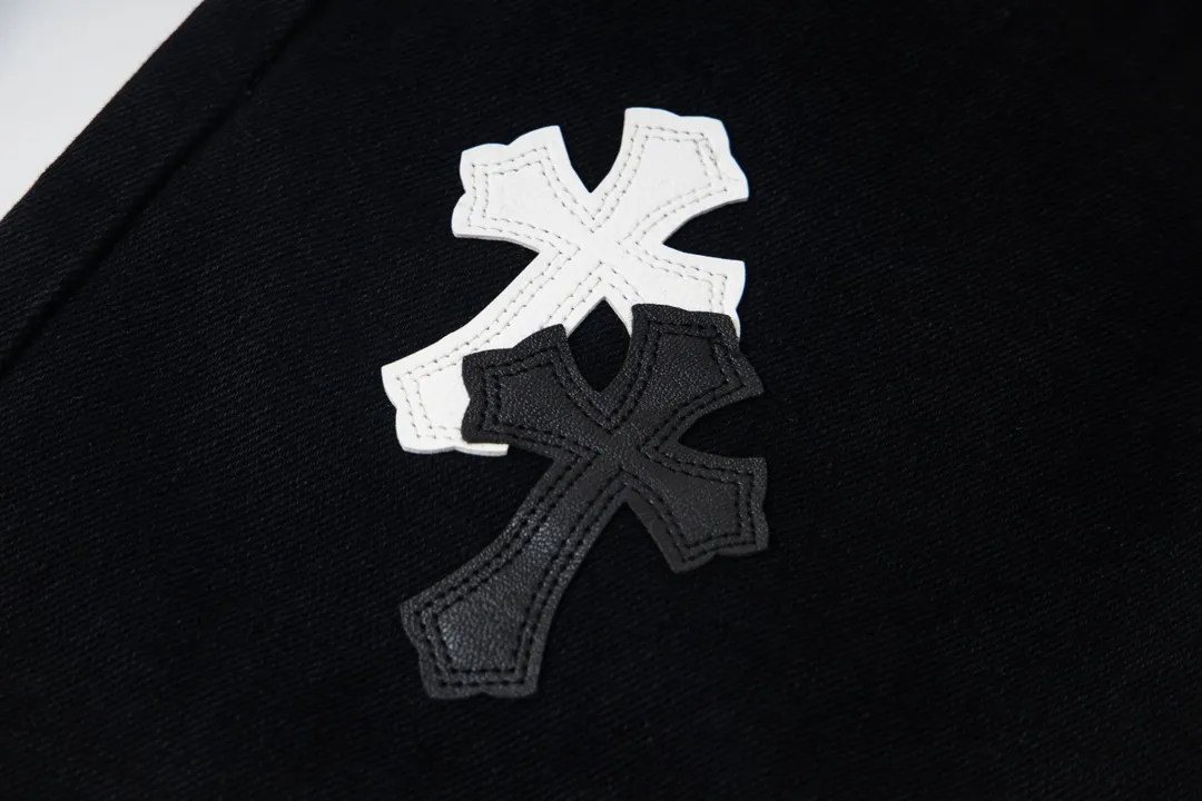 P270 model number Y847 Chrome Hearts & CH city limited series Sanskrit cross patch patchwork leather jeans require finished products to be washed and then disassembled and hand-stitched with sheepskin cross leather and then spliced ​​together to complete. The whole process is too complicated to explain. The texture can be seen in the hand, and it looks good. The styles with different washed textures are very friendly to people with thin legs and thick legs. The straight version is very flattering to the leg shape. The moderate length is timeless and can be matched easily and casually. It is the basic styling foundation for various styles and is a must-have in the wardrobe! The fabric is stiff but also makes the upper body soft without losing texture. The washing process is even more perfect. It is a must-have item for everyone! ! ! Washed wheat, hang tag, pants label, three labels are complete, the upper body effect is particularly stiff and stylish, super stylish, same style for men and women - Color: Size: 28 30 32 34